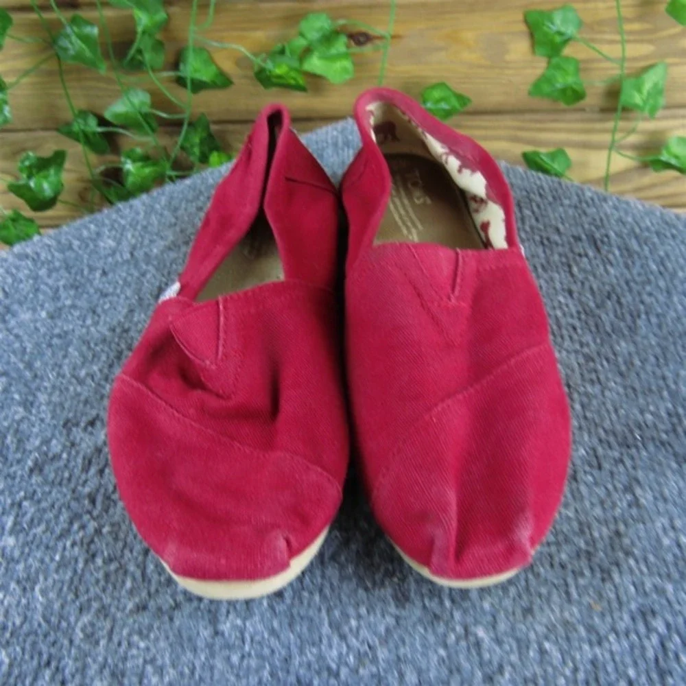 TOMS Women Classic Loafer Red Fabric Sz 8.5 Medium  Used 2025‎